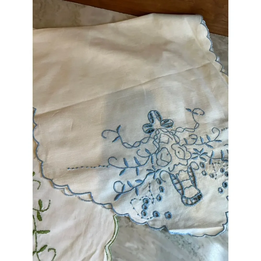 Lot of Vintage Embroidered Cutwork Table Linens Table Runners Napkins